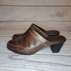 Clarks Bendables Women’s SZ 9.5 M Brown Leather Mules Slide Heels Shoes 80419